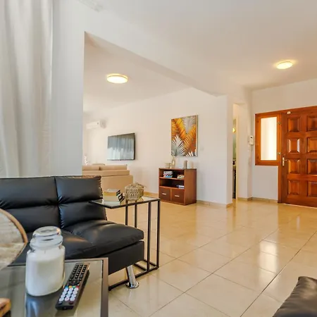 Villa Ronika - Holidays In Coral Bay Peyia