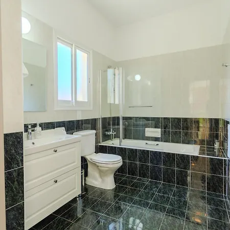 Ronika - Holidays In Coral Bay Villa Peyia