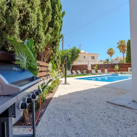 Ronika - Holidays In Coral Bay Peyia