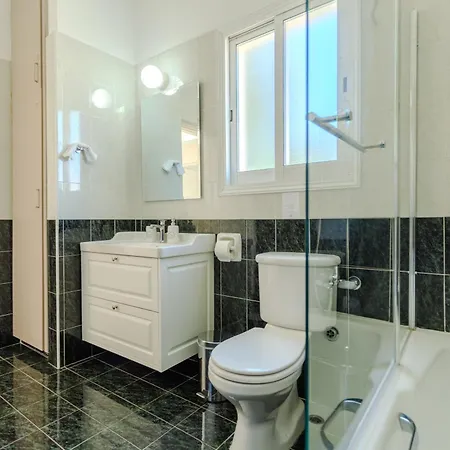 Ronika - Holidays In Coral Bay *