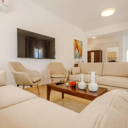 Ronika - Holidays In Coral Bay * Peyia