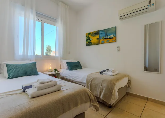 Vila Ronika - Holidays In Coral Bay *