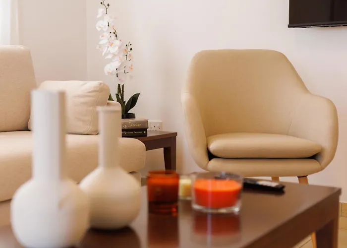 Ronika - Holidays In Coral Bay Vila