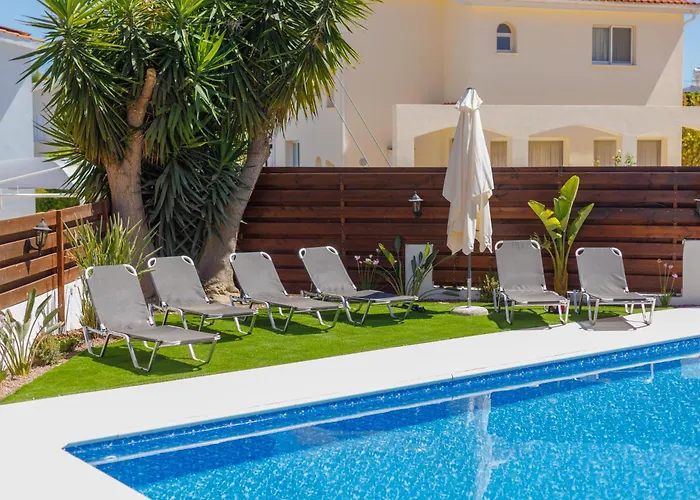 Ronika - Holidays In Coral Bay Vila *