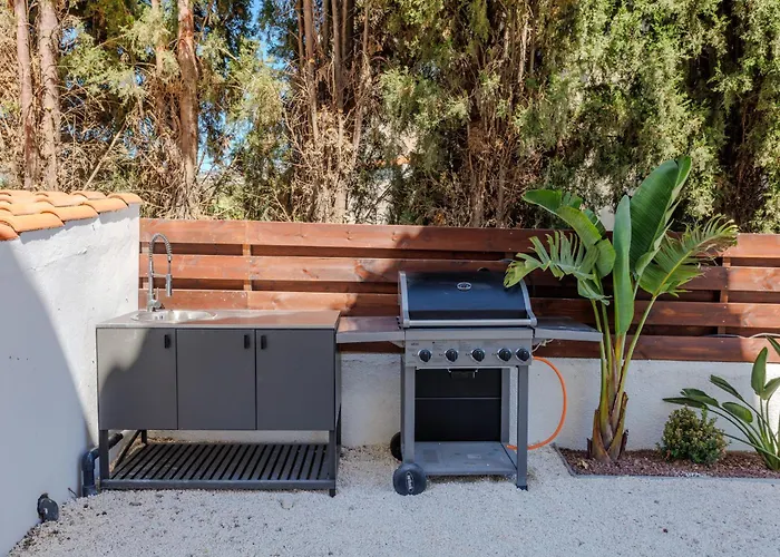 Vila Ronika - Holidays In Coral Bay