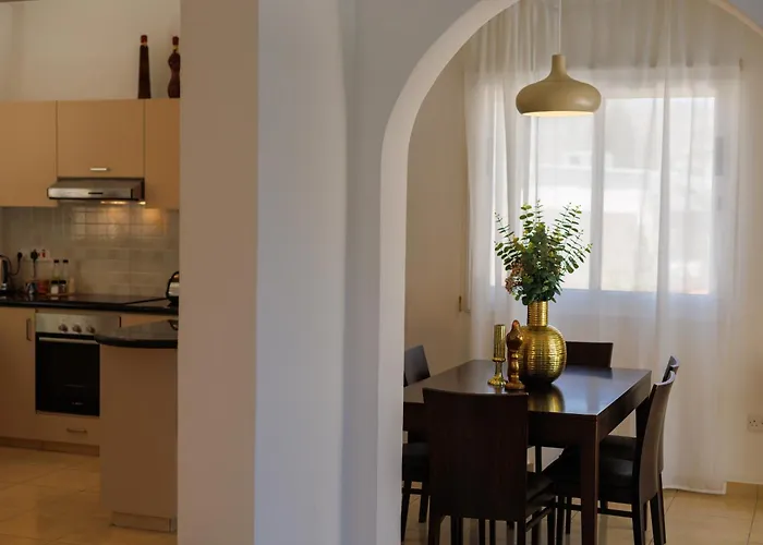 Ronika - Holidays In Coral Bay Vila Pegeia