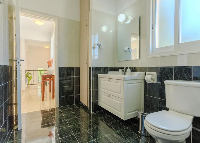 Ronika - Holidays In Coral Bay *