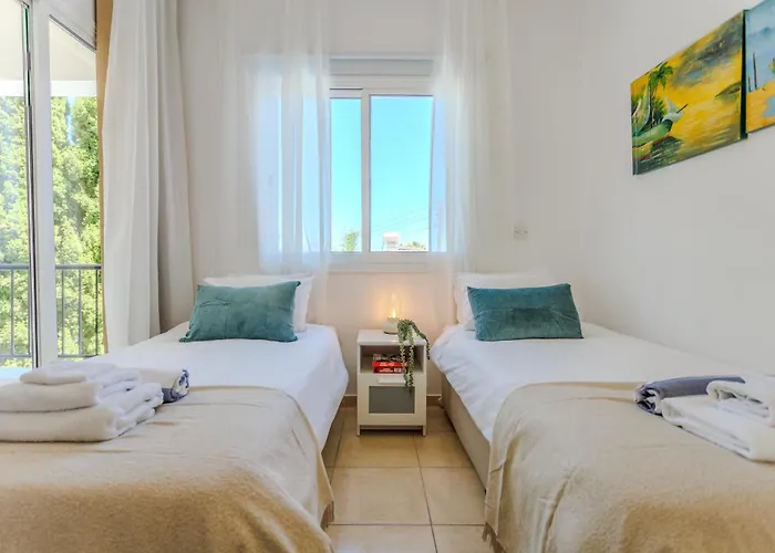 Ronika - Holidays In Coral Bay Vila *