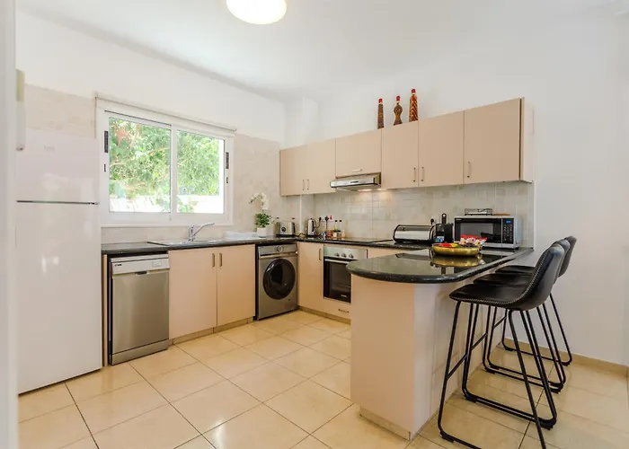 Ronika - Holidays In Coral Bay Vila *