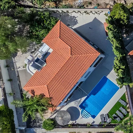 Ronika - Holidays In Coral Bay 페이야