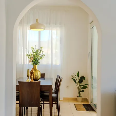 Ronika - Holidays In Coral Bay * 페이야