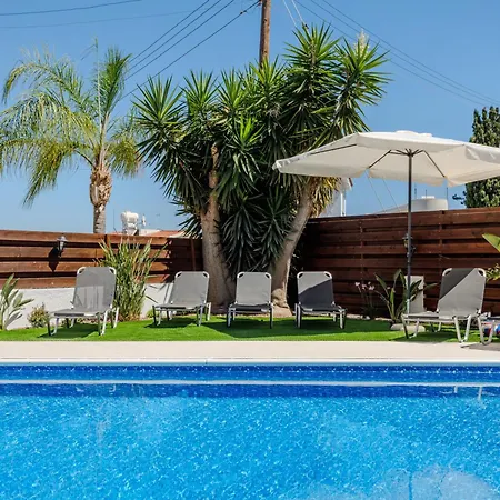 Ronika - Holidays In Coral Bay