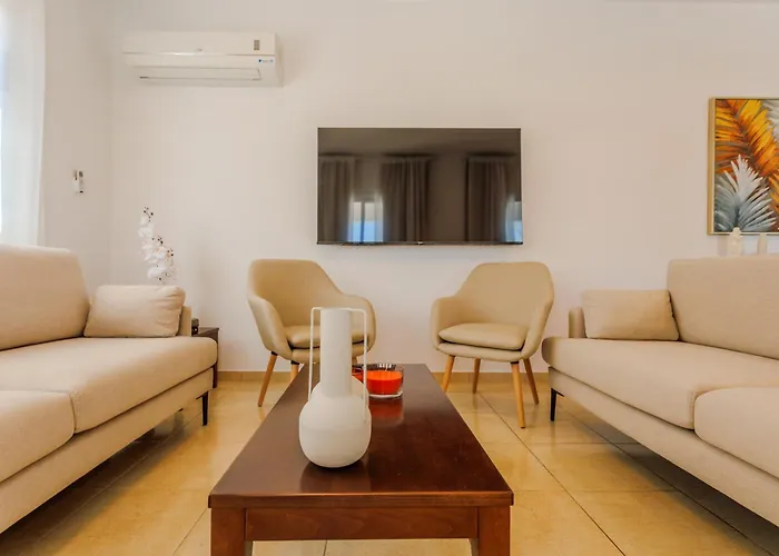 Ronika - Holidays In Coral Bay